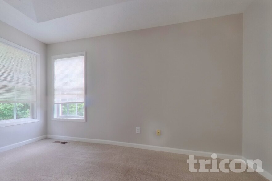 Building Photo - 241 W Fork Way