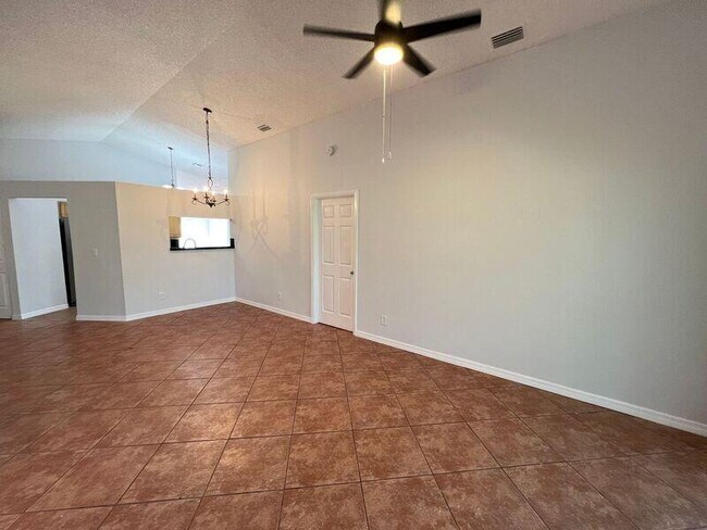 Building Photo - 89 Buxton Ln