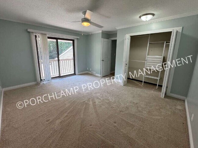 Building Photo - 17460 Dunewood Ct