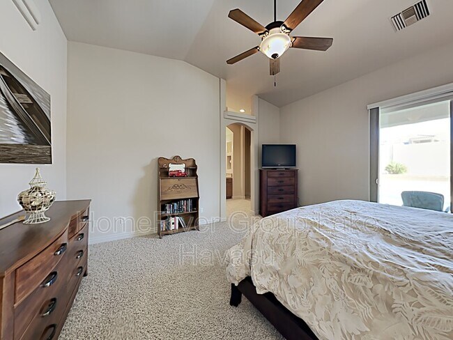 Building Photo - 1890 Ranchito Dr