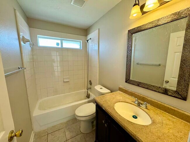 Building Photo - 21114 Sun Haven Dr