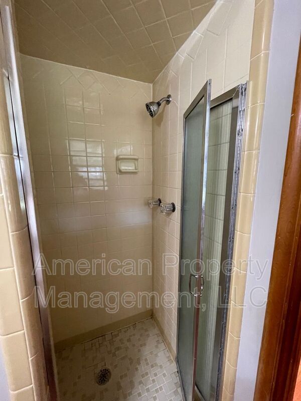 Building Photo - 2644 S Winston Ave