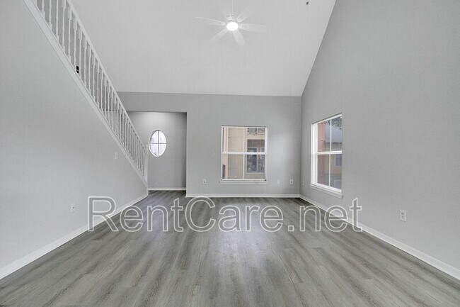 Building Photo - 6005 Westgate Dr