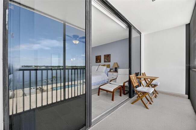 Building Photo - 7100 Sunshine Skyway Ln S