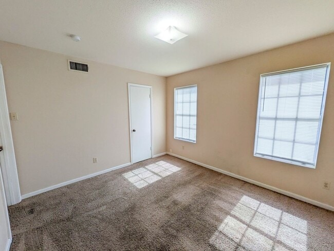 Building Photo - 9030 Glen Meadow Ln