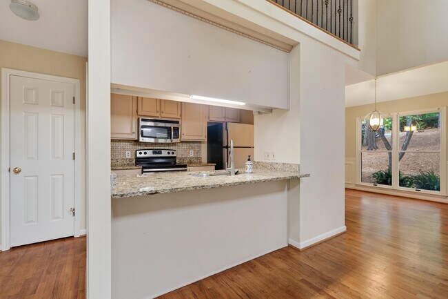 Building Photo - 1050 Cupp Ln