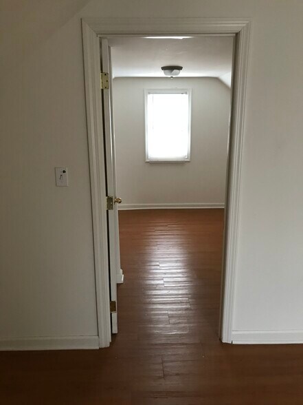 Building Photo - 15 West Burlington Street