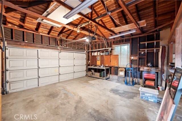 Building Photo - 1630 Barnard Rd