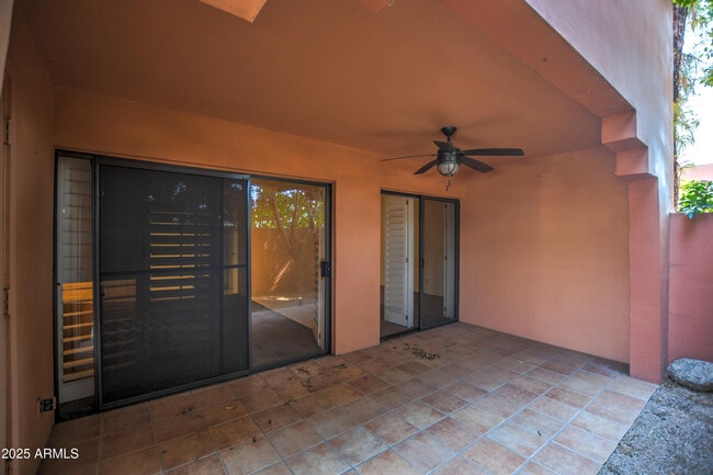 Building Photo - 4303 E Cactus Rd