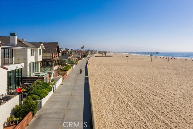 Building Photo - 2428 The Strand