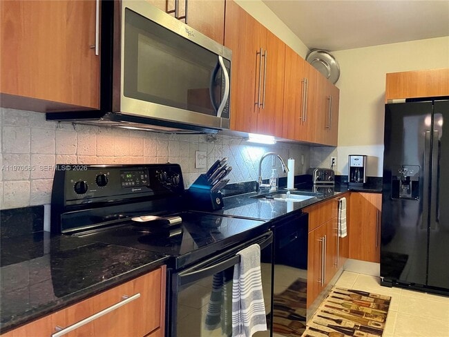 Building Photo - 3001 S Ocean Dr