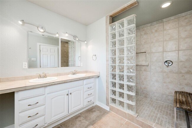 Building Photo - 8314 Polar Dr