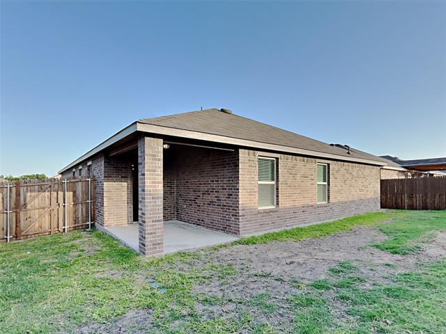 Building Photo - 2603 Hutchins Dr