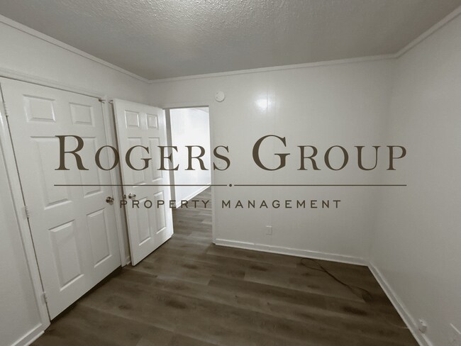 Building Photo - #450 - 543-545 Horner St Duplex