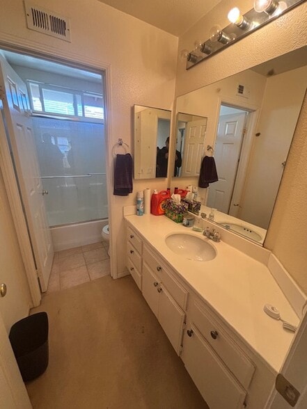 Bathroom - 10033 Kika Ct