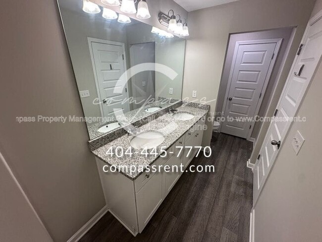 Building Photo - 113 Squarewood Ln NW