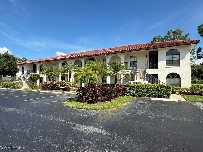 Building Photo - 212 Deerwood Cir