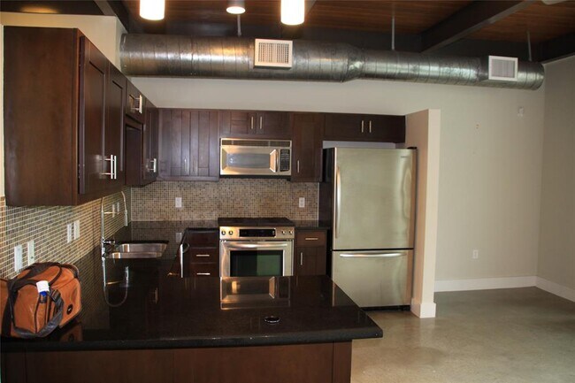 Building Photo - 2205 N Lamar Blvd
