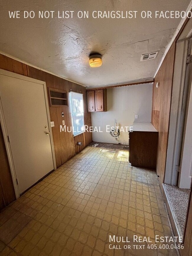 Building Photo - 1037 Tabor Dr