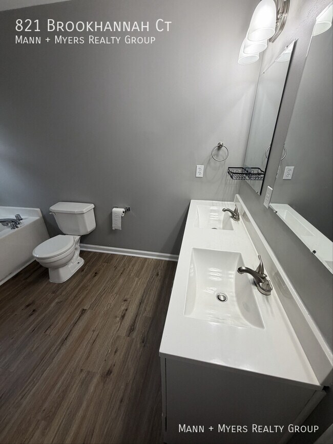 Building Photo - 821 Brookhannah Ct