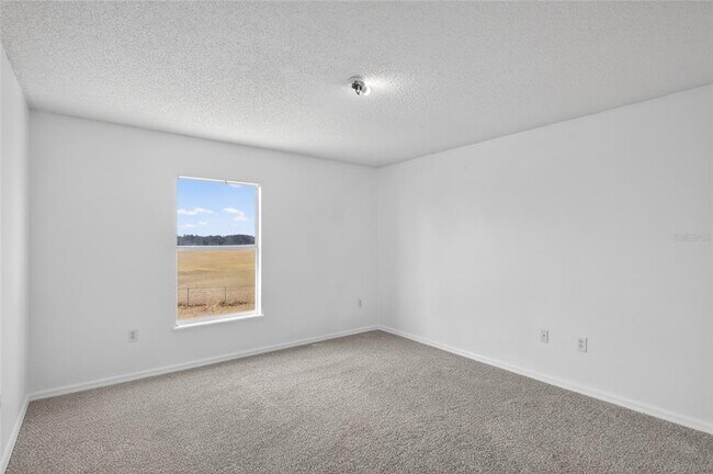 Building Photo - 1906 Lakeview Ln