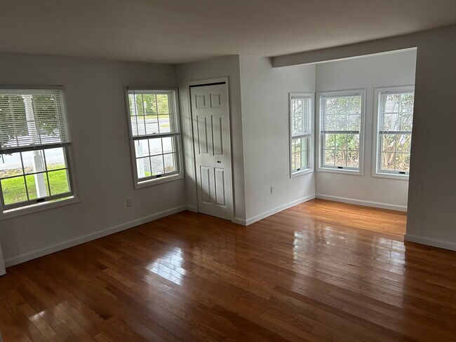 Building Photo - 2875 NY-43