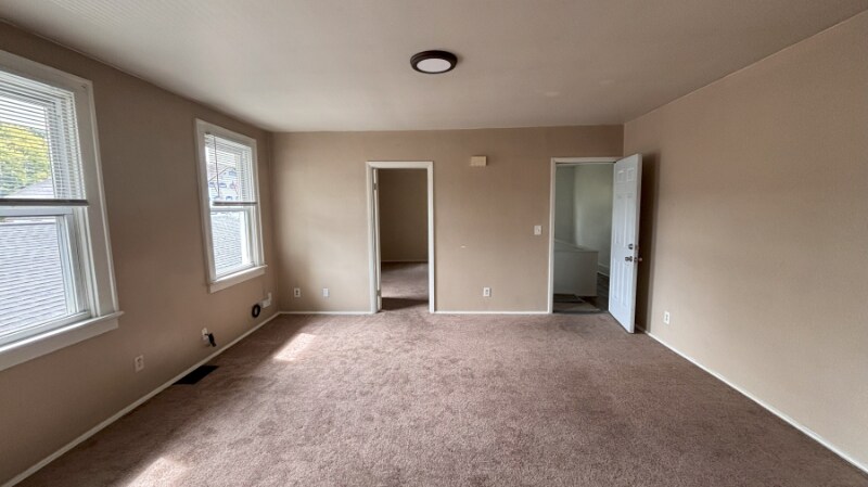 Building Photo - 330 Lilienthal St