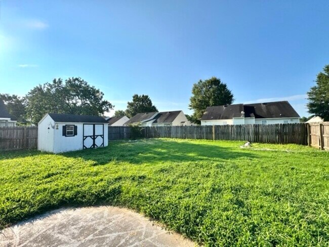 Building Photo - 4116 Huntsmoor Ln NW