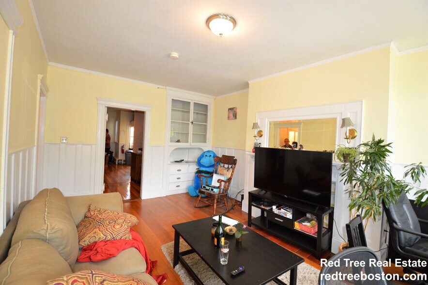 Building Photo - 1906 Beacon St