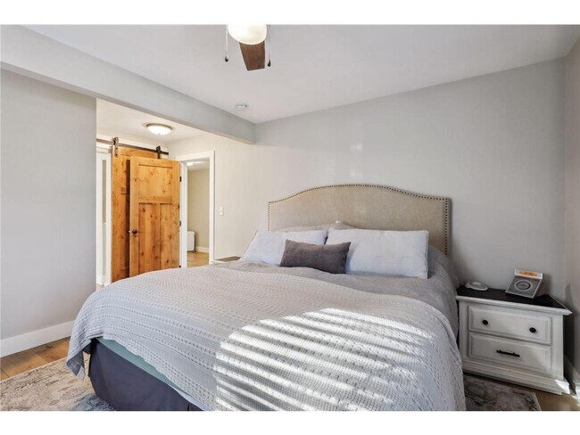 Building Photo - 311 Park St E