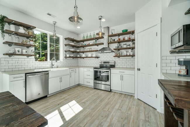 Building Photo - Luxury Estate Compound in Woodinville