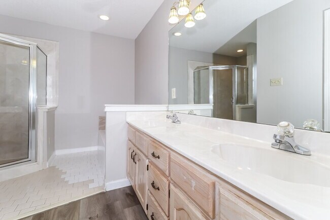 Building Photo - 784 Breeze Way