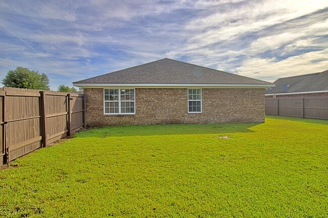 Building Photo - 119 Grandview Dr