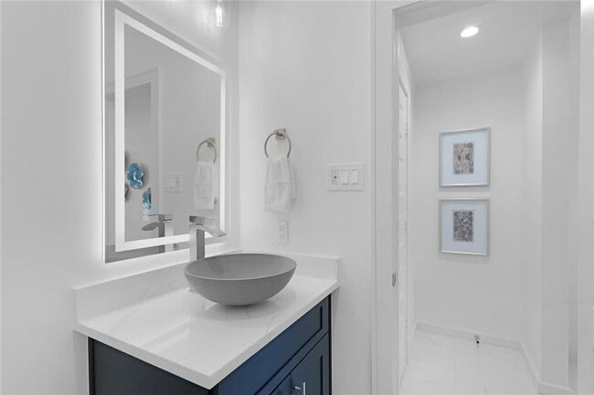 Building Photo - 2931 El Fenice Ln