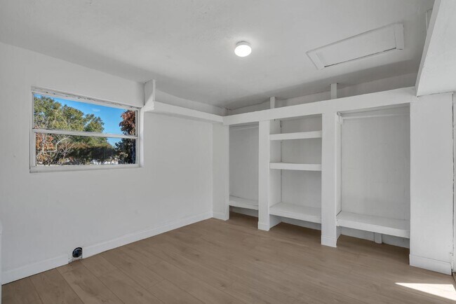 Building Photo - 1303 Charles St