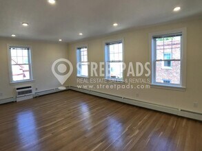 Building Photo - 1 bedroom in Brookline MA 02446