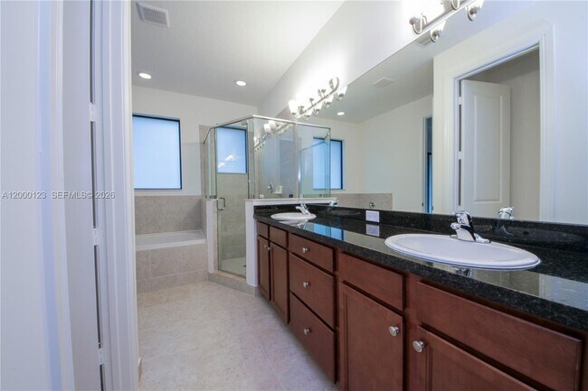 Building Photo - 106 SW 127th Terrace