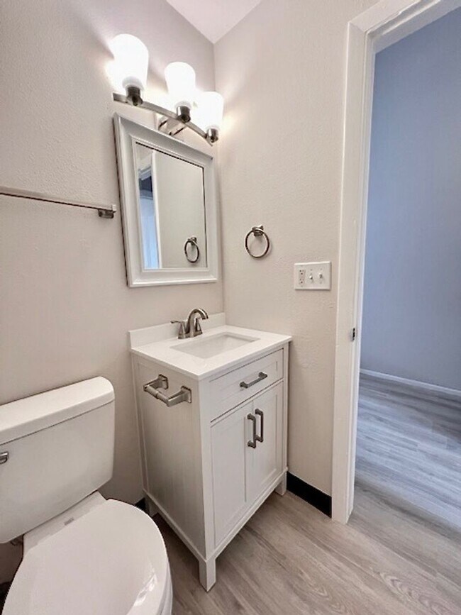 Building Photo - 3 Bed/1.5 Bath Quail Creek Condo