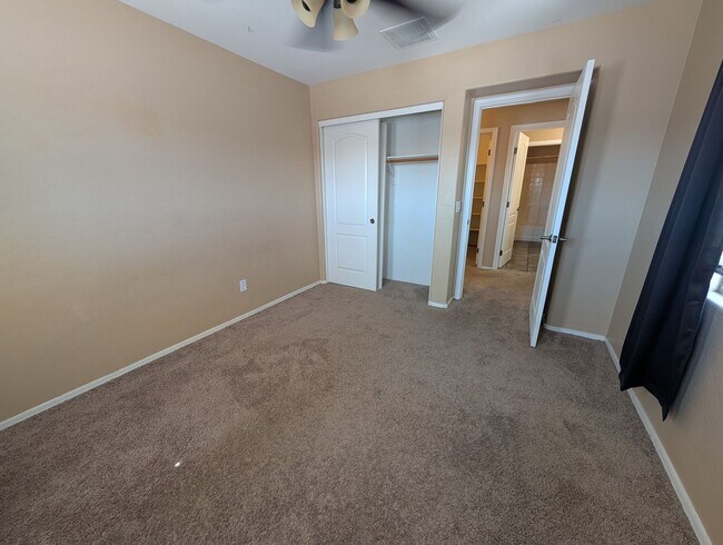 Building Photo - 4 Bedroom 2.5 Bathroom Gate Copper Canyon ...