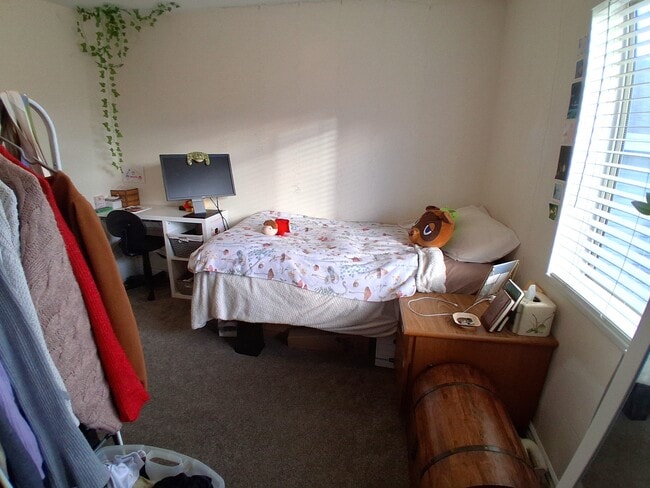 Building Photo - 1541 N 550 W