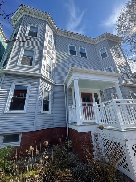 Primary Photo - 42 Calvin St