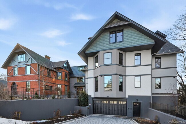 Building Photo - 34 Clinton Ave