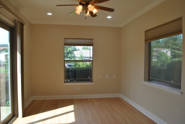 Building Photo - Gorgeous Upgraded Sun City Lincoln Hills Home