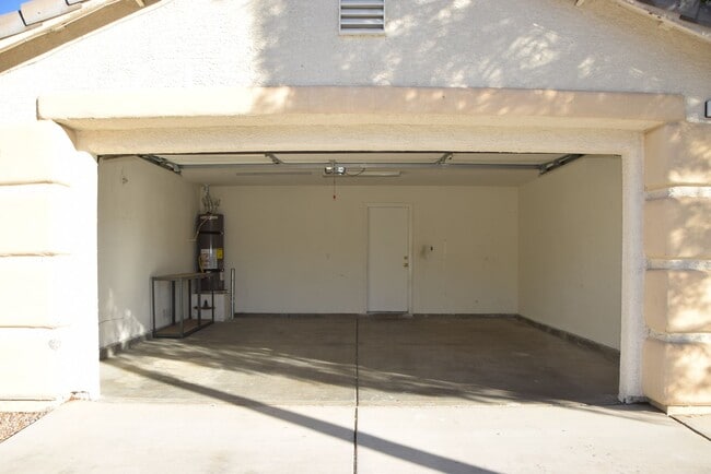 Building Photo - 3242 Velvet Rose St