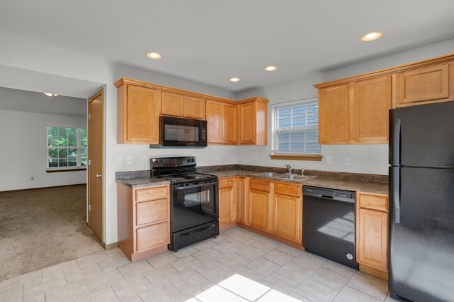 Building Photo - 601-603 Glenstone Dr.