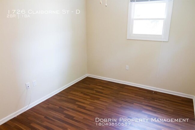 Building Photo - Gated 2BD APTS: RENOVATED - Courtyard w/ F...