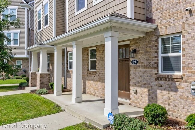 Building Photo - 2500 Normandy Rd