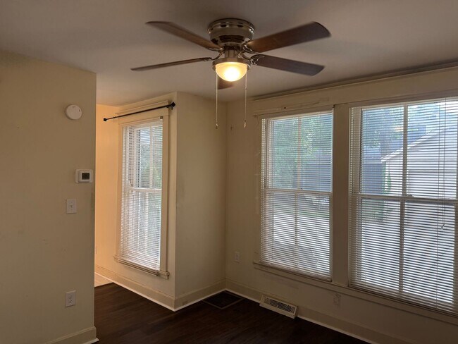 Building Photo - 3943 Elsmere Ave