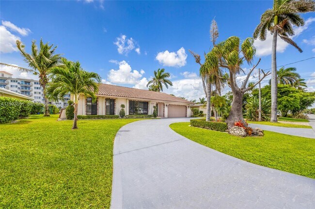 Building Photo - 2752 NE 3rd St