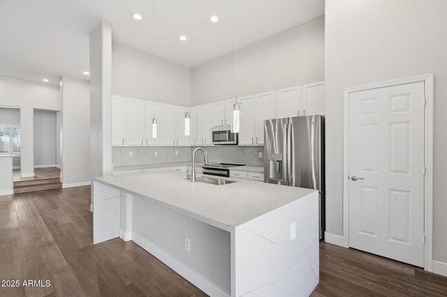 Building Photo - 7606 E Via Del Sol Dr